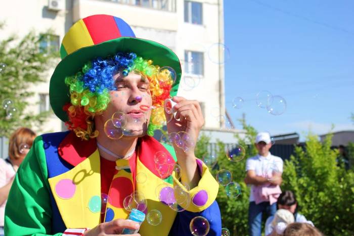 Весёлые и озорные клоуны на детский празник, фотография 9