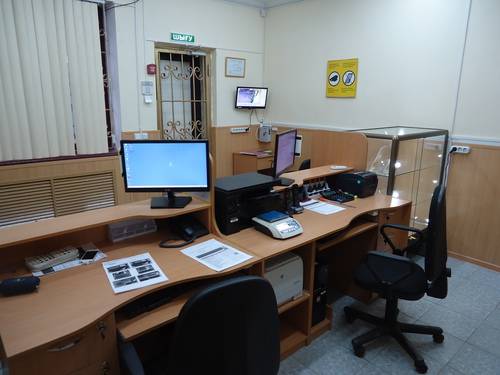 Срочно продам мебель для офиса и торговые витрины, фотография 1