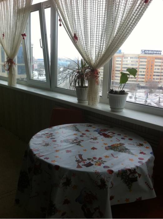 Сдам посуточно укомплектованную 2 комн кв р-н Изумуруд, фотография 3