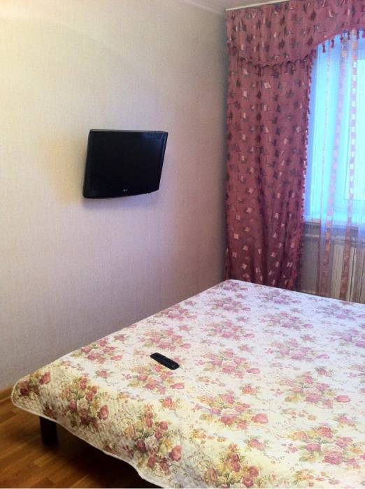 Сдам посуточно укомплектованную 2 комн кв р-н Изумуруд, фотография 5