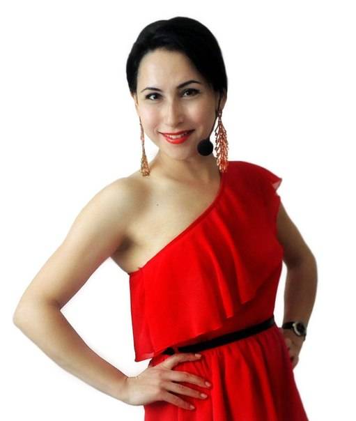 Тамада, ведущая Дина Омарбаева, фотография 1