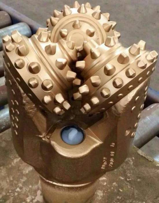 Маслонаполненное долото шарошечное буровое, фотография 1