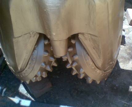 Горнорудное долото III шарошечное буровое победитовое, шарошка армированная, фотография 1