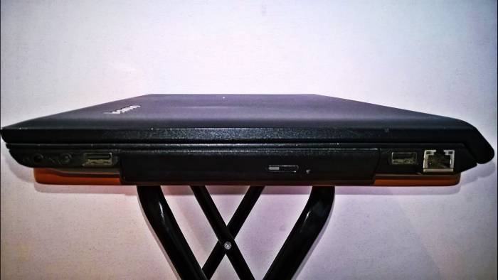 Мощный ноутбук Lenovo B570E 4GB/B950 2.10GHz/500Gb/GF GT410M/Win10, фотография 3