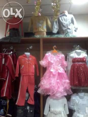 Сдам в аренду торговые витрины под бутик одежды б\у., фотография 1