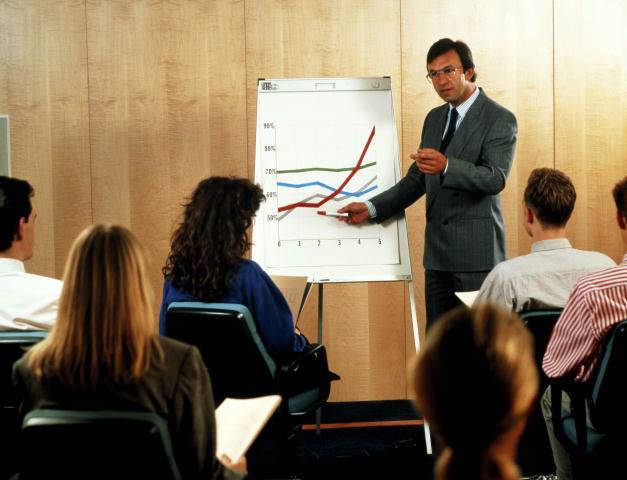 Сотрудник с экономическим образованием.    , фотография 1