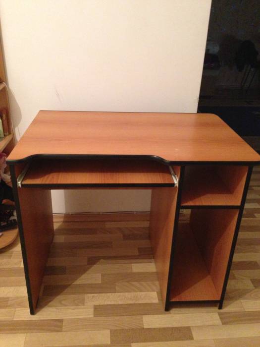 Отличный компьютерный стол, фотография 1