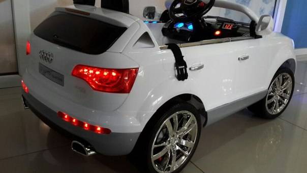 Детский электромобиль Audi Q7, фотография 8