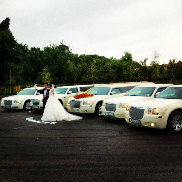 Прокат лимузина CHRYSLER 300C (крайслер 300с) +машины сопровождения ДЕШЕВО, фотография 2