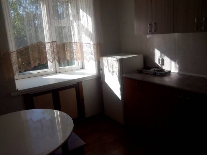 Срочно неугловая улучшенная комнаты, фотография 1