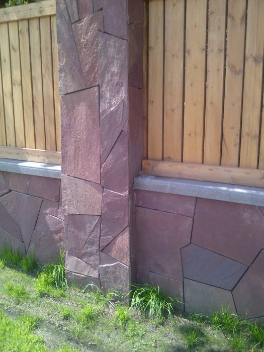 Плиточный красный камень, фотография 1