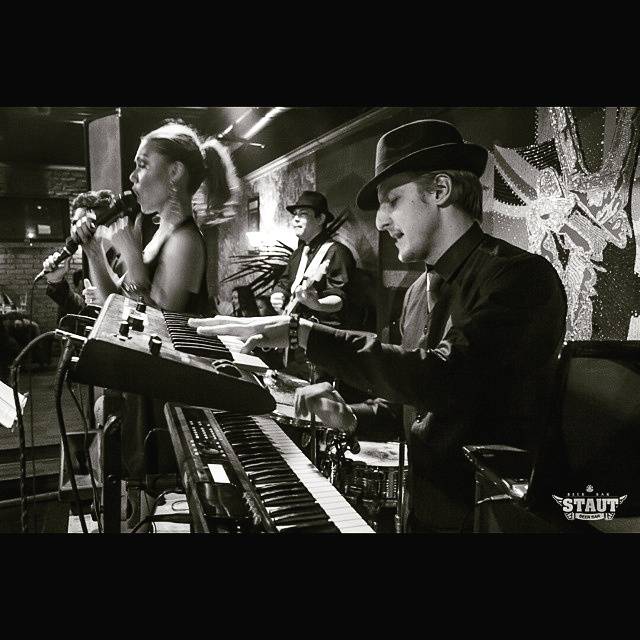 Живая музыка на свадьбу, корпоротивы, фотография 3