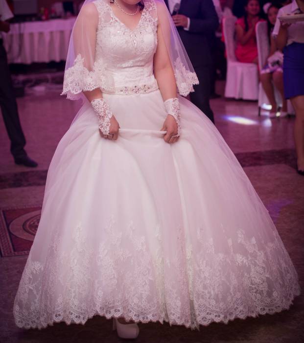 Шикарное свадебное платье, фотография 1