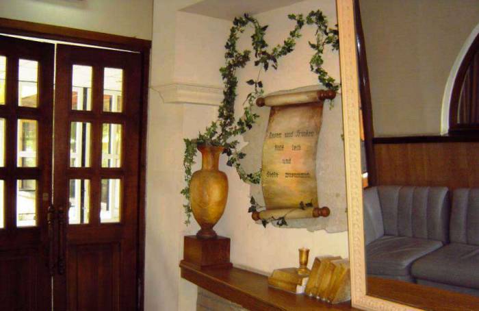 Продается отдельностоящее здание в центре города, 2 этажа, 1700 кв.м., фотография 2