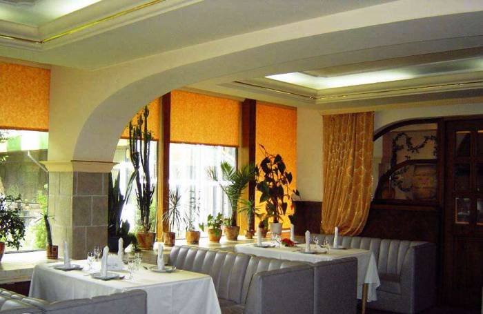 Продается отдельностоящее здание в центре города, 2 этажа, 1700 кв.м., фотография 5