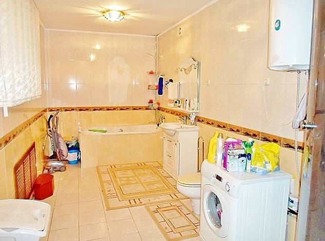 • Продаем сухую и очень теплую квартиру в двух-этажном таунхаусе., фотография 12