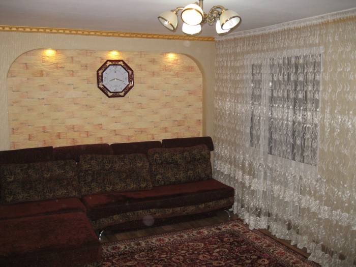 Уютный двухэтажный особняк в городе, Быковского, 13, фотография 1