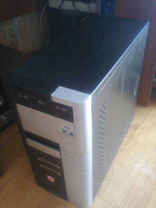 Продам компьютер настольный с монитором, фотография 1