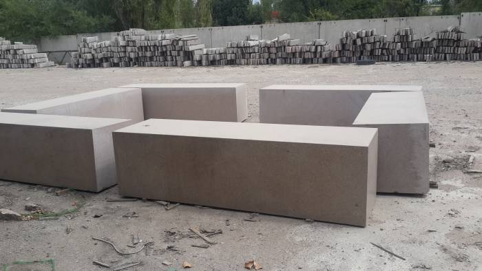 Гранитные блоки, Постамент из гранита, фотография 1
