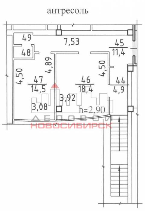 Торговое помещение напротив выхода из метро, фотография 3
