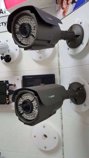 Видеокамера для дома EX-310V, фотография 3