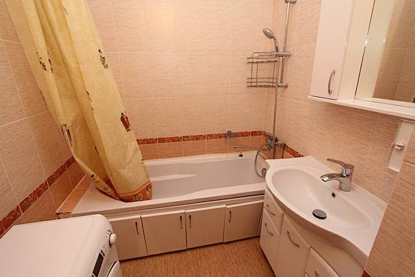 2-комнатная посуточно в центре Алматы, ул. Баишева, дом 3а, офис 19, фотография 4