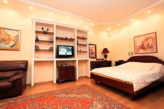 1-комнатная посуточно в центре Алматы, фотография 1