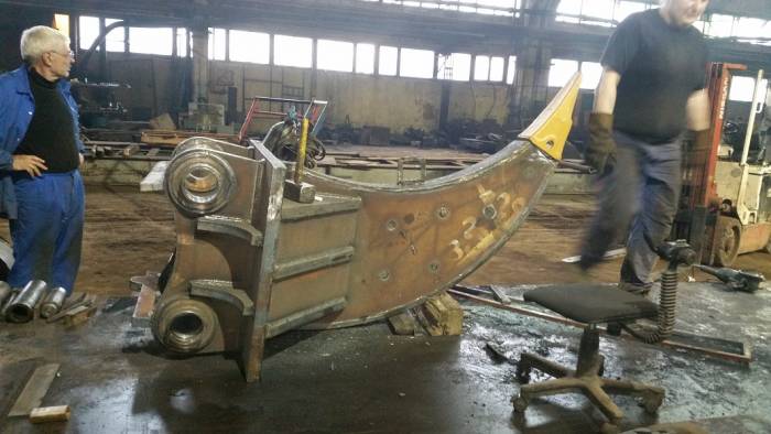 Клык-рыхлитель кованый из спецстали на экскаватор, фотография 1