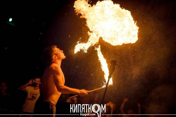 огненное (фаер), световое шоу на новогодние корпоративы, фотография 4