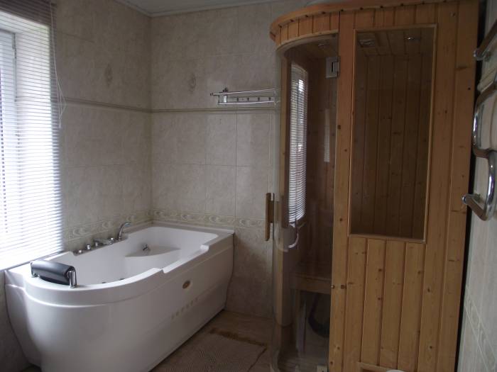 сдам 4х комн квартиру в актобе, 12 мкр 63 дом, фотография 2