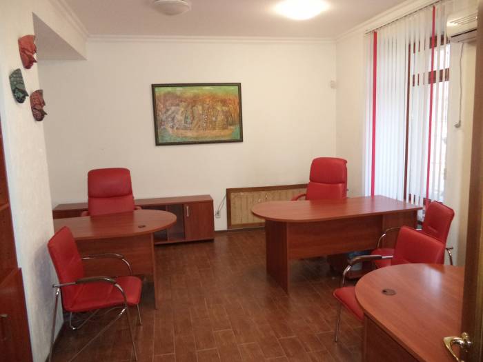       Офисное помещение. Адрес Бухар-Жырау,  27               Стоимость аренды 300 000 тенге в месяц. , фотография 1