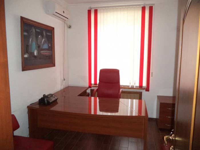       Офисное помещение. Адрес Бухар-Жырау,  27               Стоимость аренды 300 000 тенге в месяц. , фотография 3