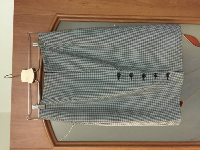 Женские классические костюмы 46 размера продам, фотография 5