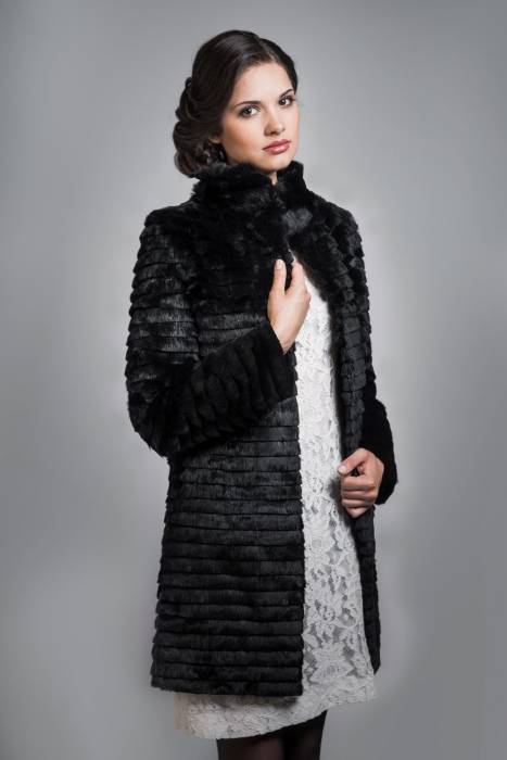 Оптовая продажа стильных женских Шуб из шкуры Испанского кролика, фотография 3