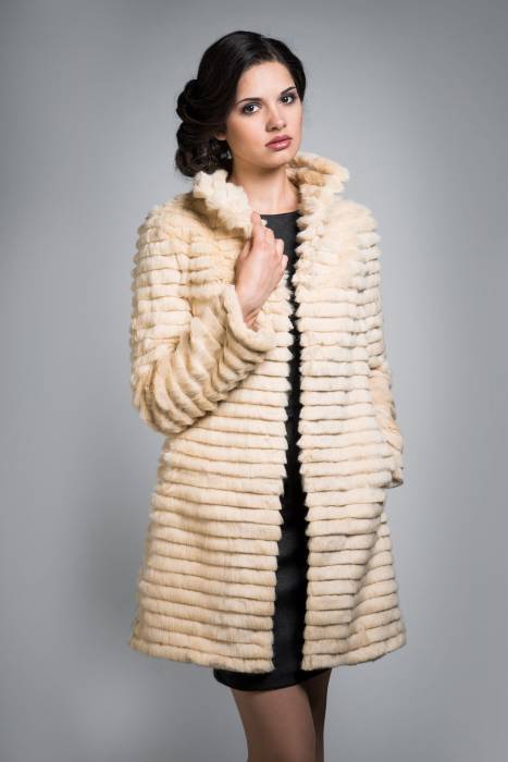 Оптовая продажа стильных женских Шуб из шкуры Испанского кролика, фотография 5