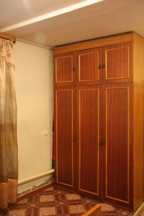 Продам спальню б/у: кровать, шкаф, 2 тумбочки, трюмо., фотография 2