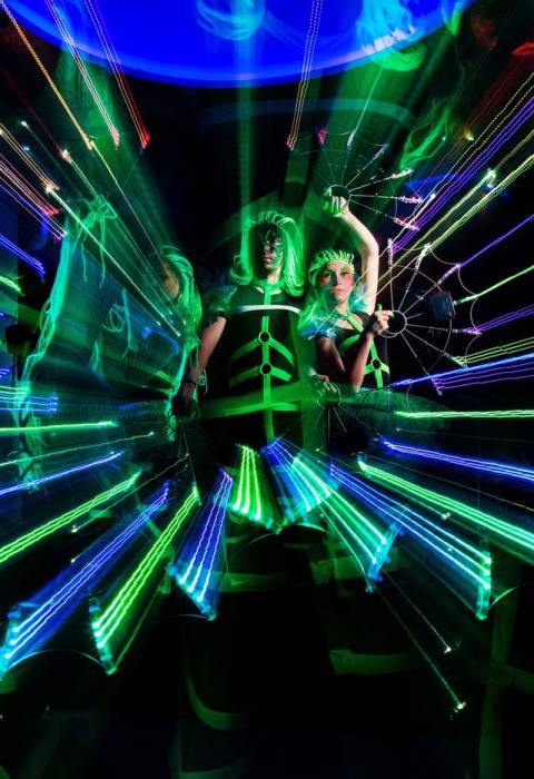 Неоновое шоу, фотография 3