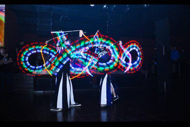 Неоновое шоу, фотография 7