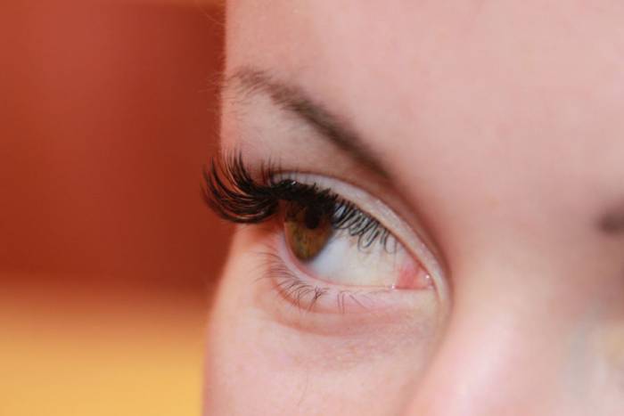 наращивание ресниц 3500 тенге, фотография 1