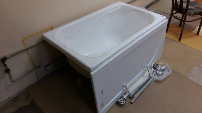 Продаю новую акриловую ванну длиной 120 см, фотография 1