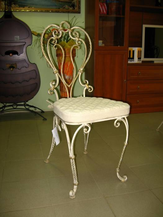 Кованые стулья, табуретки, фотография 1