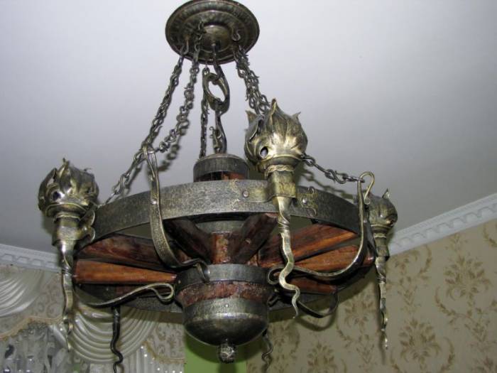 Кованые люстры, фотография 9