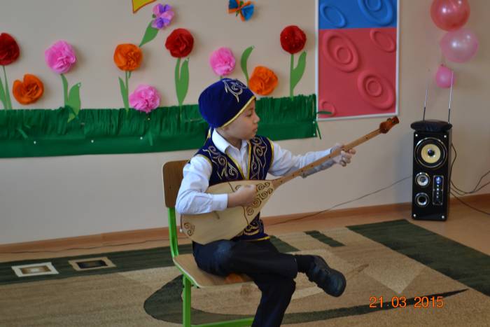 Обучение на домбре, Астана, левый берег, фотография 1