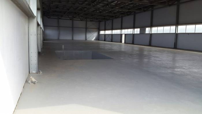 Устройство наливных полов в промышленных зданиях, фотография 1