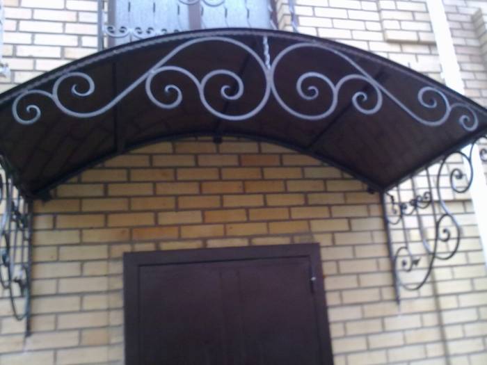 Кузнечный цех изготавливаем ворота решётки оградки козырьки перила лестницы на заказ, фотография 1