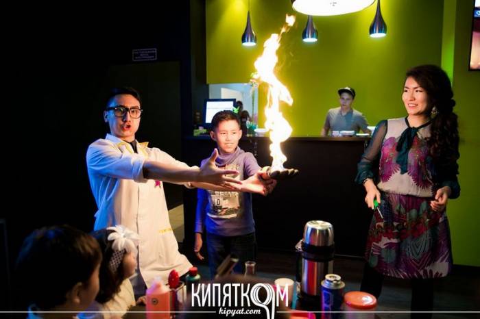 Научное шоу профессора Звездунова- научно-развлекательная шоу-программа для детей и взрослых., фотография 2