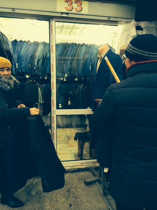 Срочно продается бутик в центральном рынке. Ряд одежда. Бутик утепленный , фотография 1