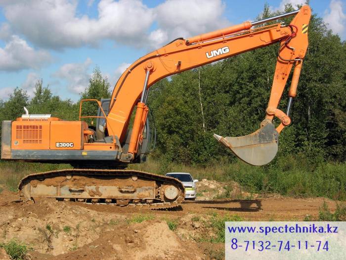 Экскаватор гусеничный, фотография 1