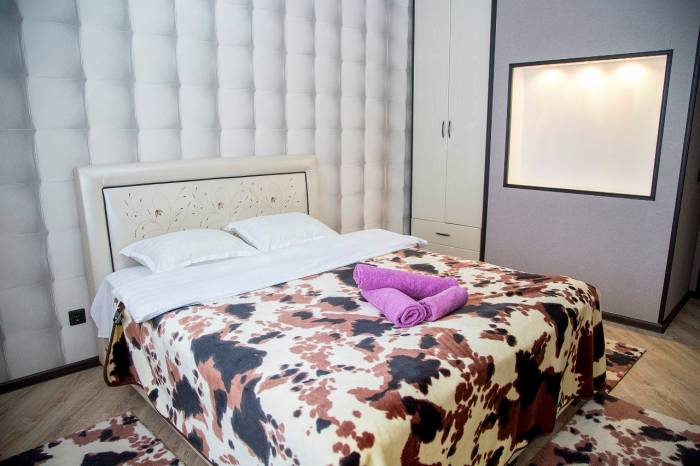 3 комнатная посуточно в ЖК Лазурный квартал 13 этаж, фотография 9