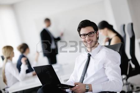 Требуются специалисты, фотография 1